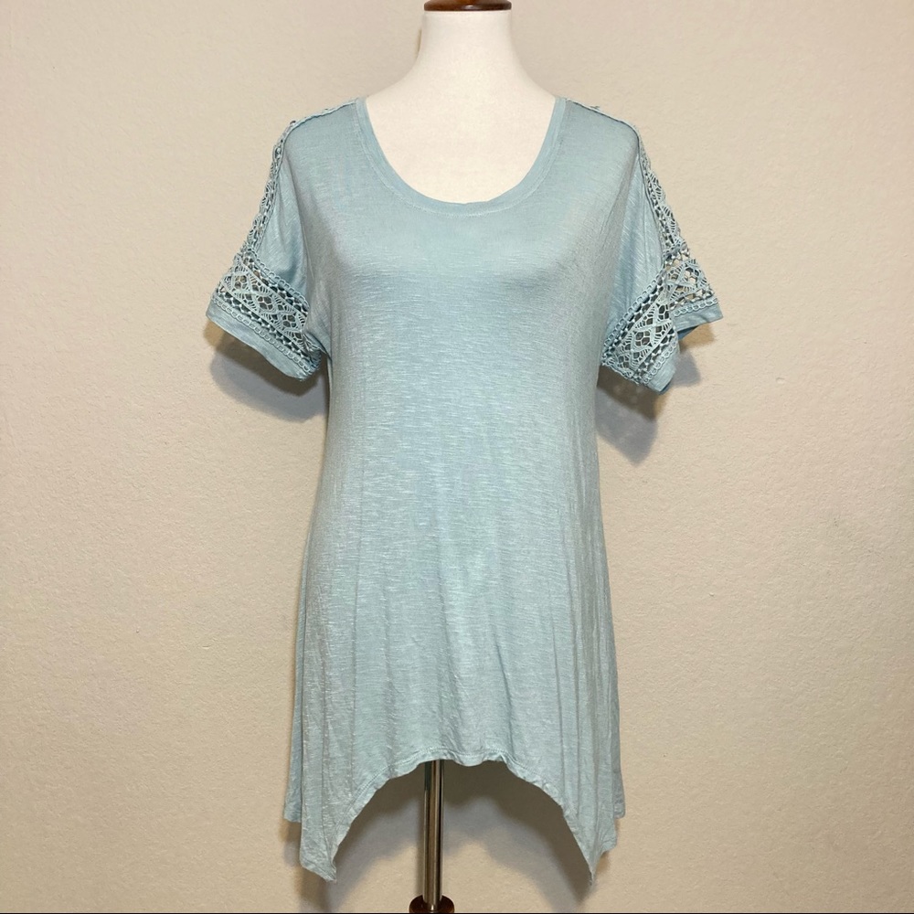 89TH & MADISON Crochet Sleeves Shark Hem Baby Blue Tunic Top Oversized Small